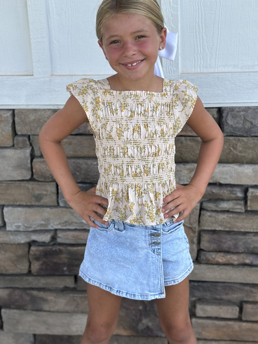 FLUTTER SLEEVE SMOCKED TOP